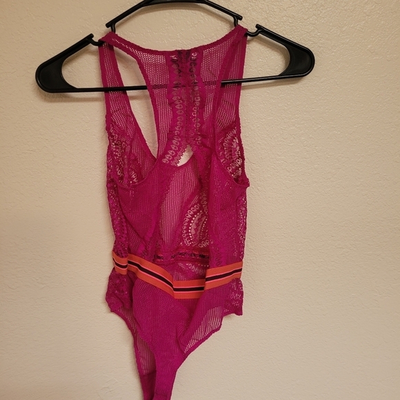 Victoria's Secret Hot Pink Lace Bodysuit NWT Small - Picture 5 of 6